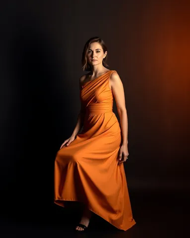 Example illustrating the /editdress command: Dress in the spotlight